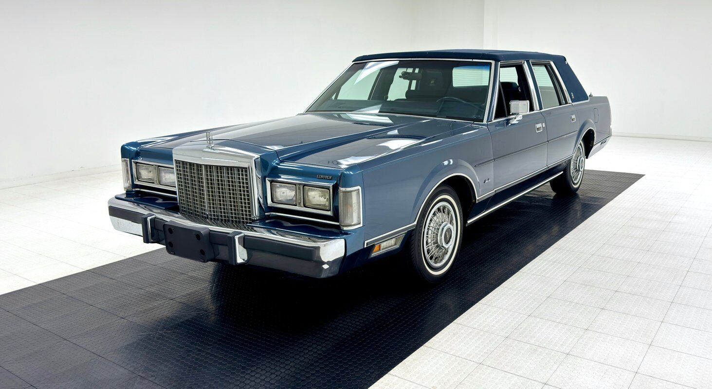 Lincoln Town Car Berline 1987