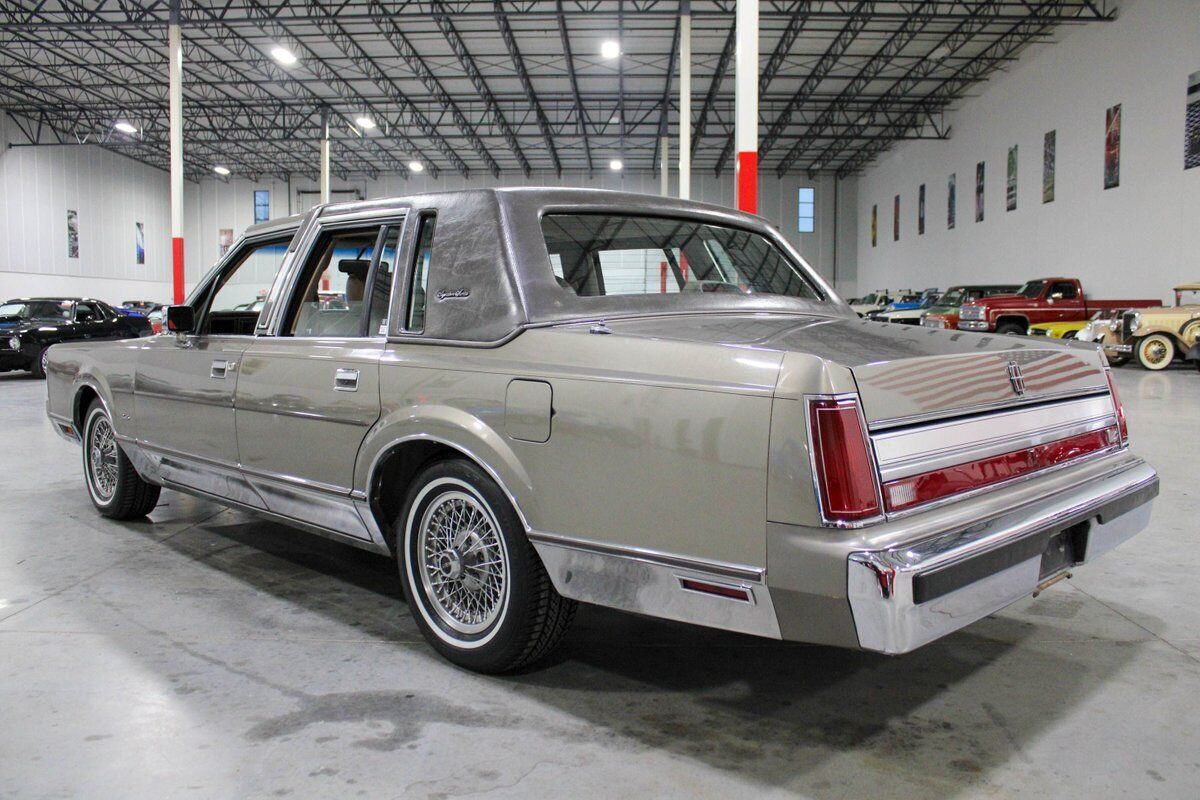 Lincoln-Town-Car-Berline-1988-2