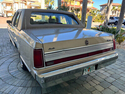 Lincoln-Town-Car-Berline-1989-20