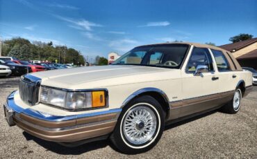 Lincoln Town Car Berline 1990