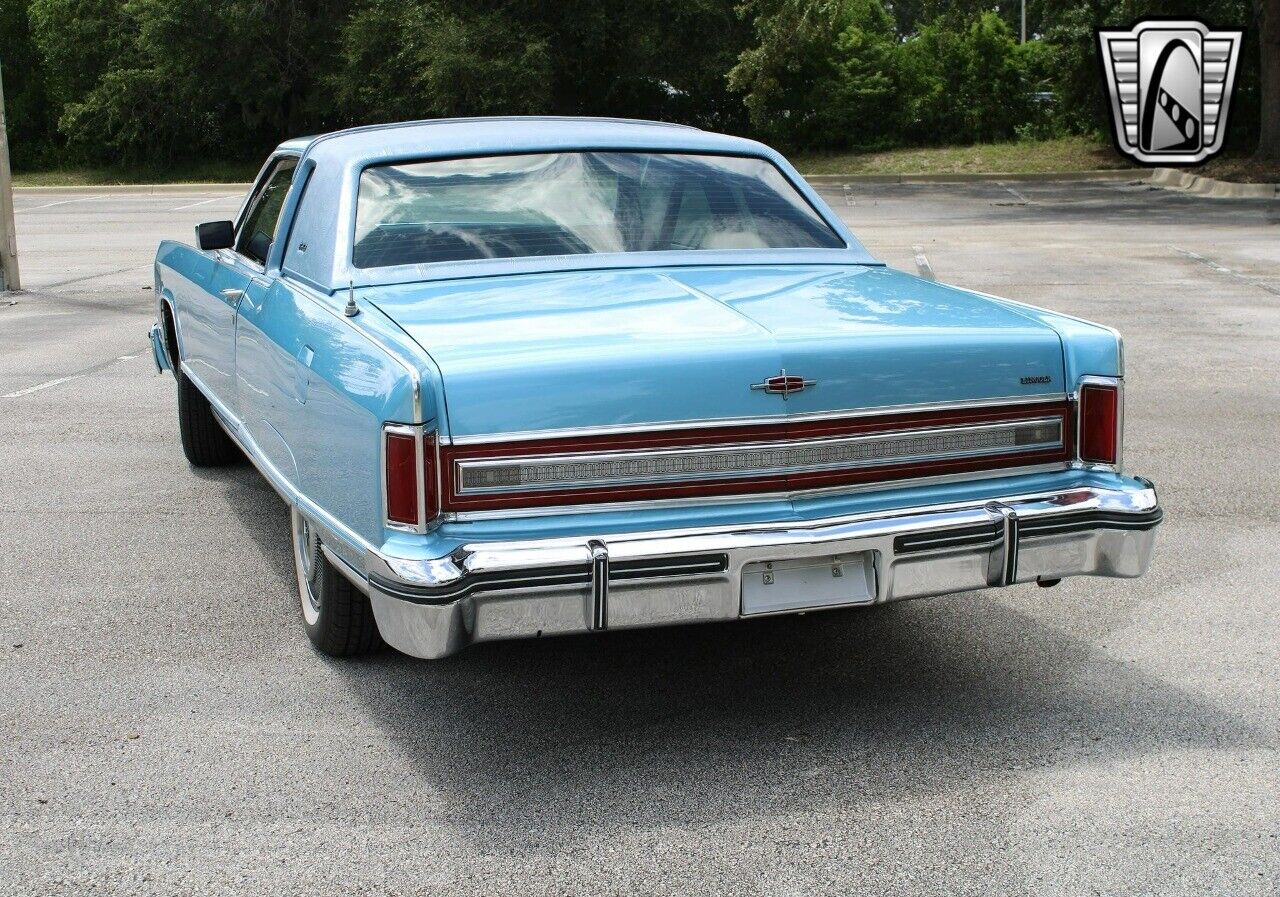 Lincoln-Town-Car-Coupe-1977-6