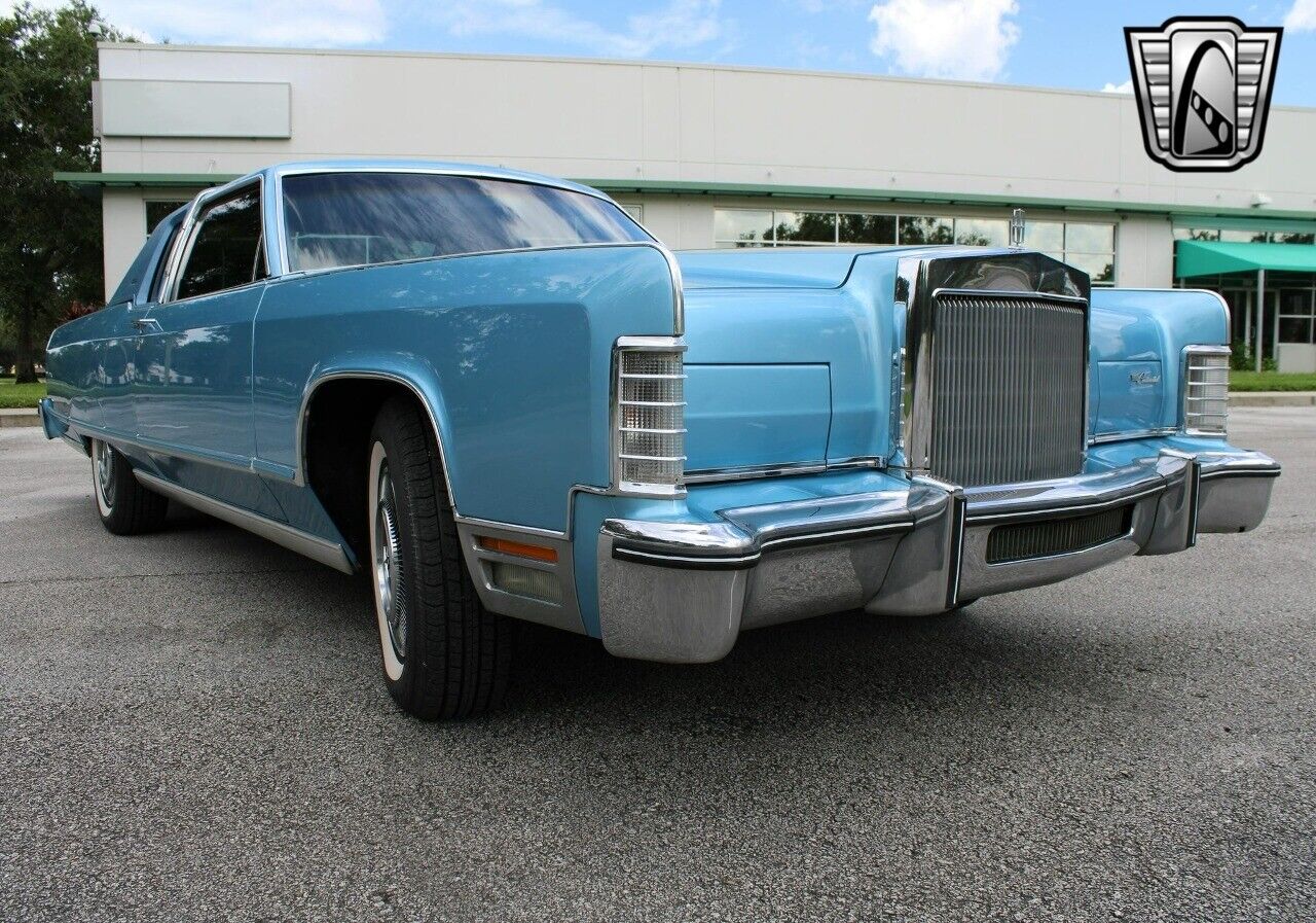 Lincoln-Town-Car-Coupe-1977-9