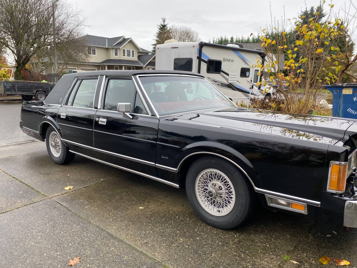 Lincoln-Town-car-1989-1