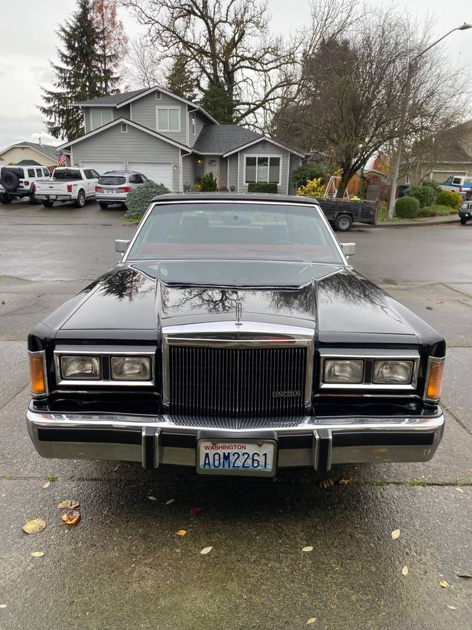 Lincoln-Town-car-1989-14