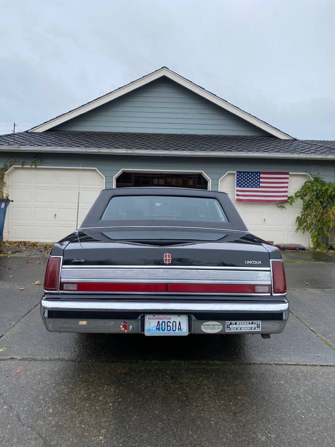 Lincoln-Town-car-1989-2