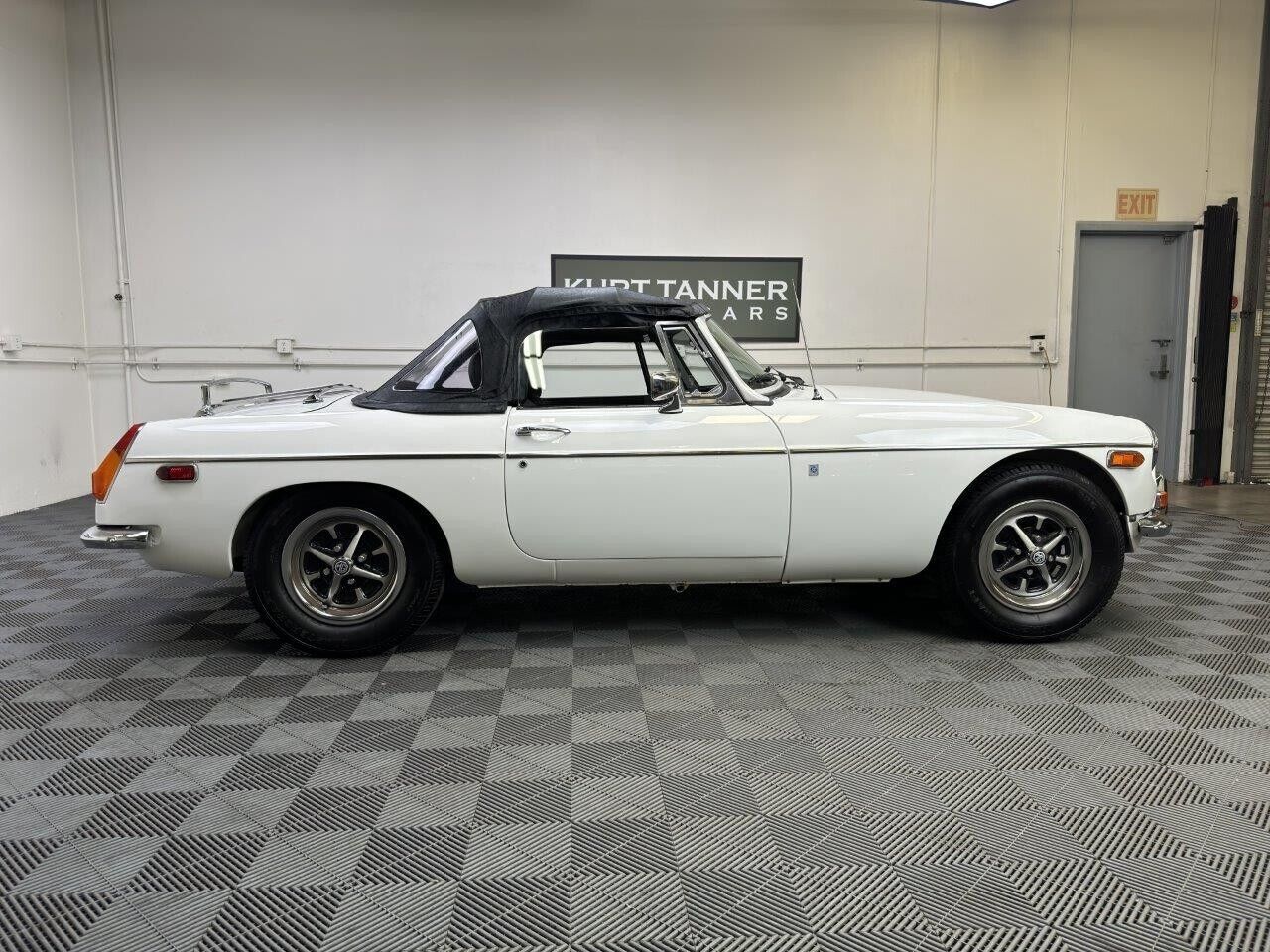 MG-MGB-1974-1