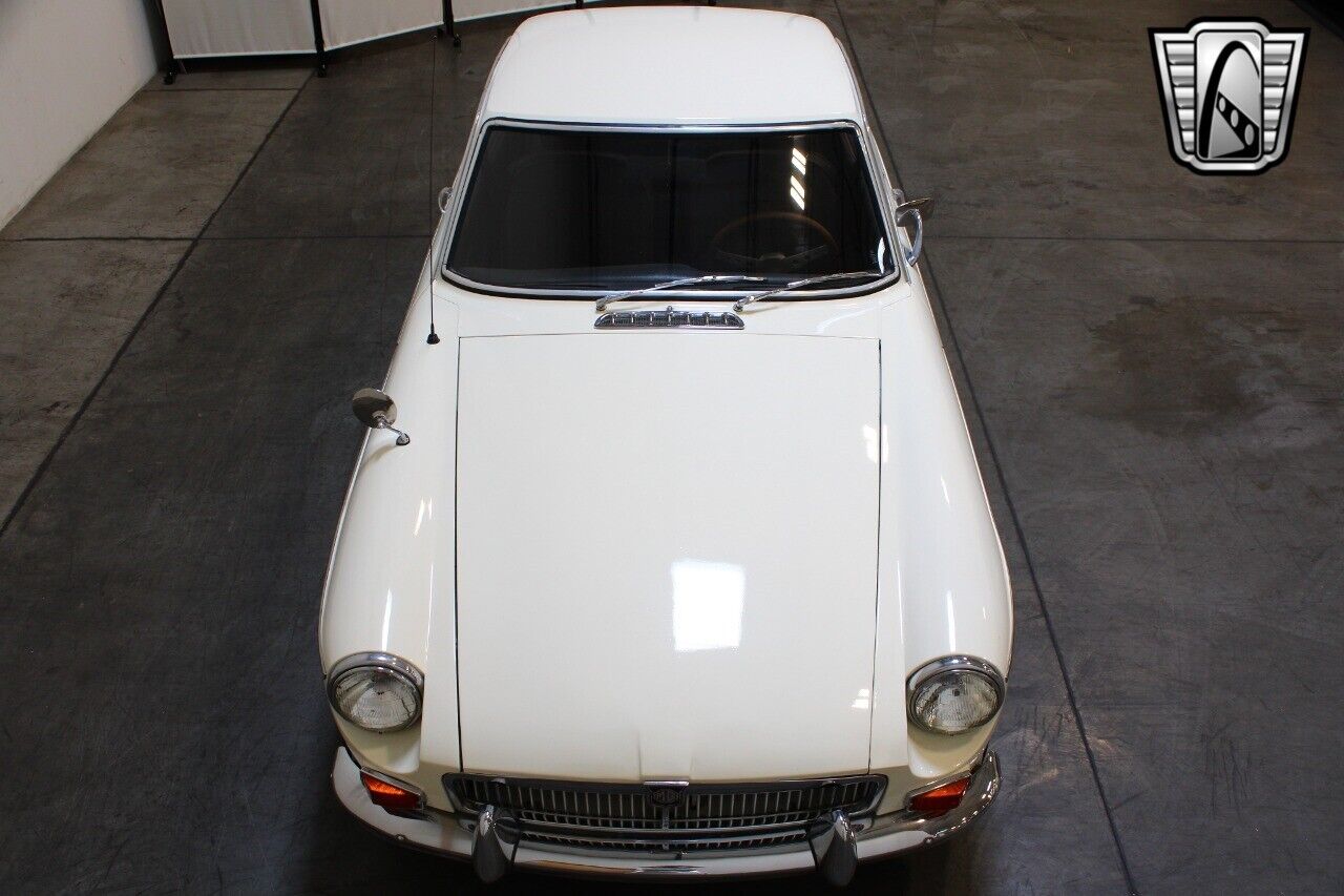 MG-MGB-Coupe-1968-2