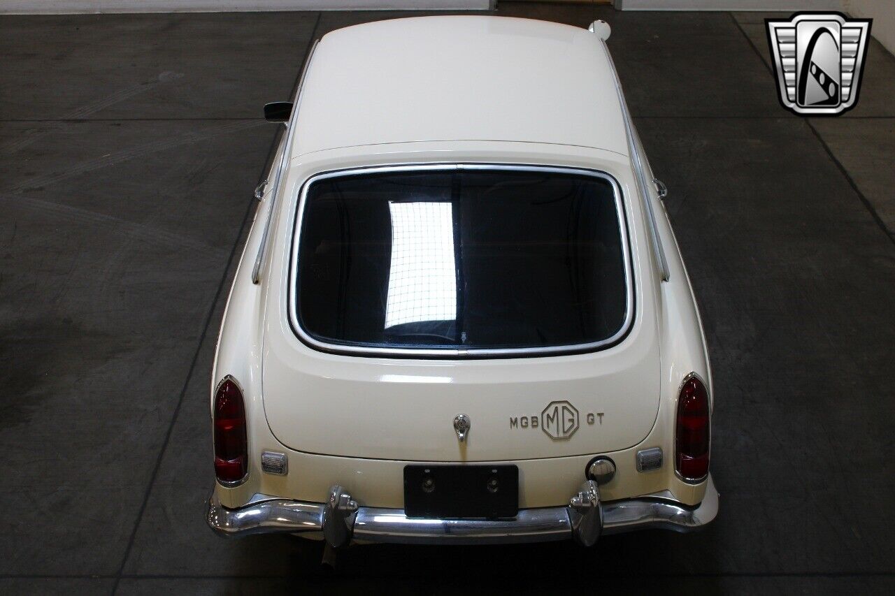 MG-MGB-Coupe-1968-6