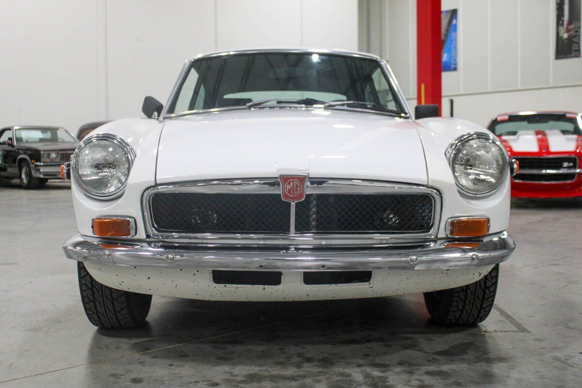 MG-MGB-GT-1974-7