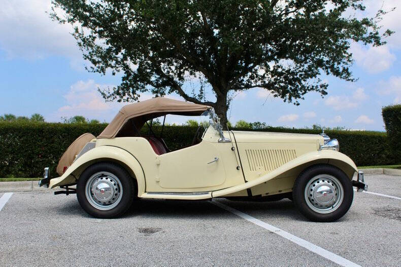 MG-T-Series-Cabriolet-1951-1