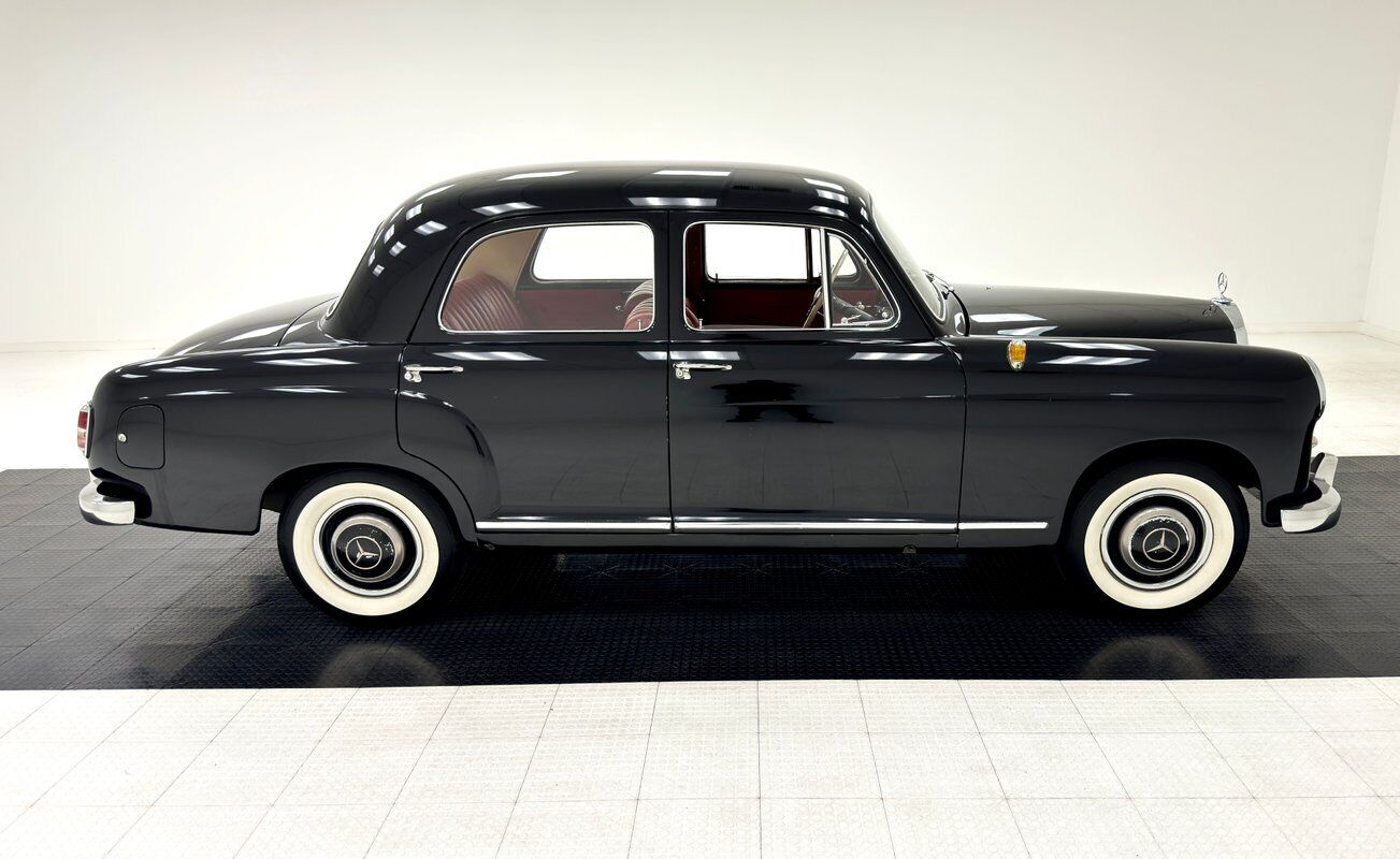 Mercedes-Benz-180D-Berline-1957-5