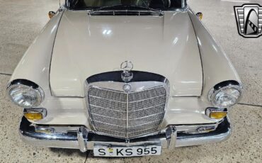 Mercedes-Benz-190-Berline-1965-7