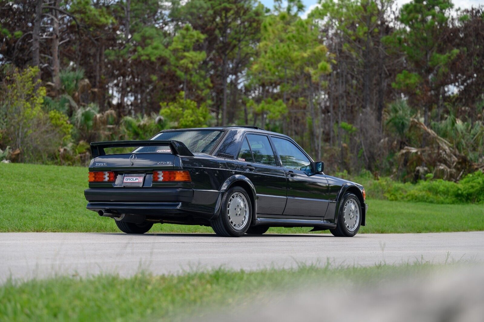 Mercedes-Benz-190-Series-Berline-1989-11