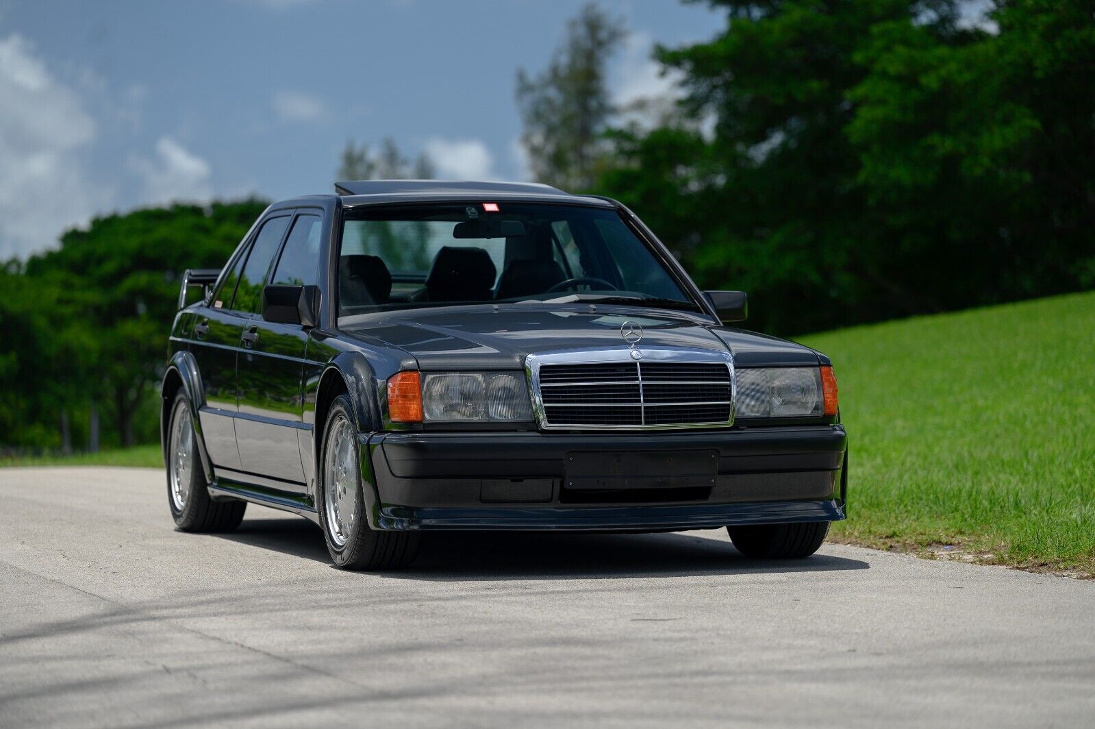 Mercedes-Benz-190-Series-Berline-1989-17