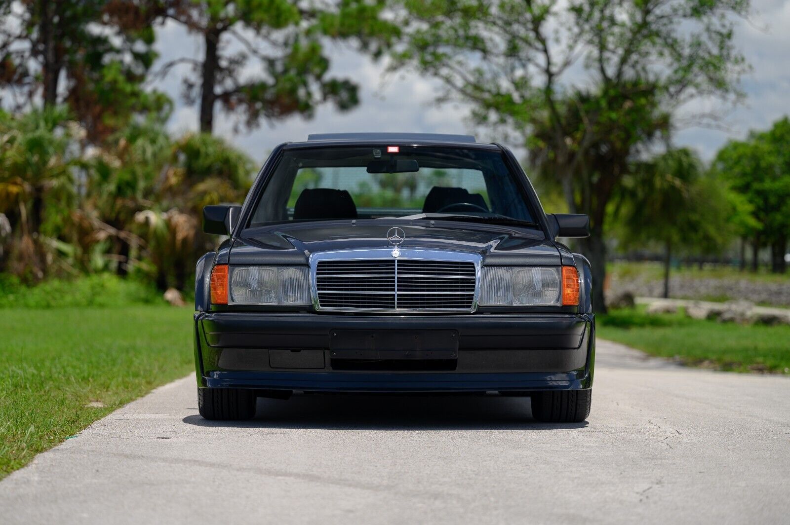 Mercedes-Benz-190-Series-Berline-1989-18