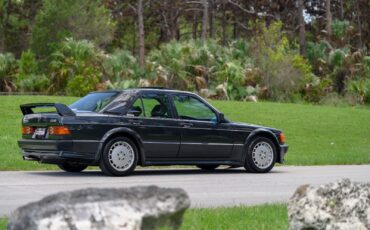 Mercedes-Benz-190-Series-Berline-1989-36