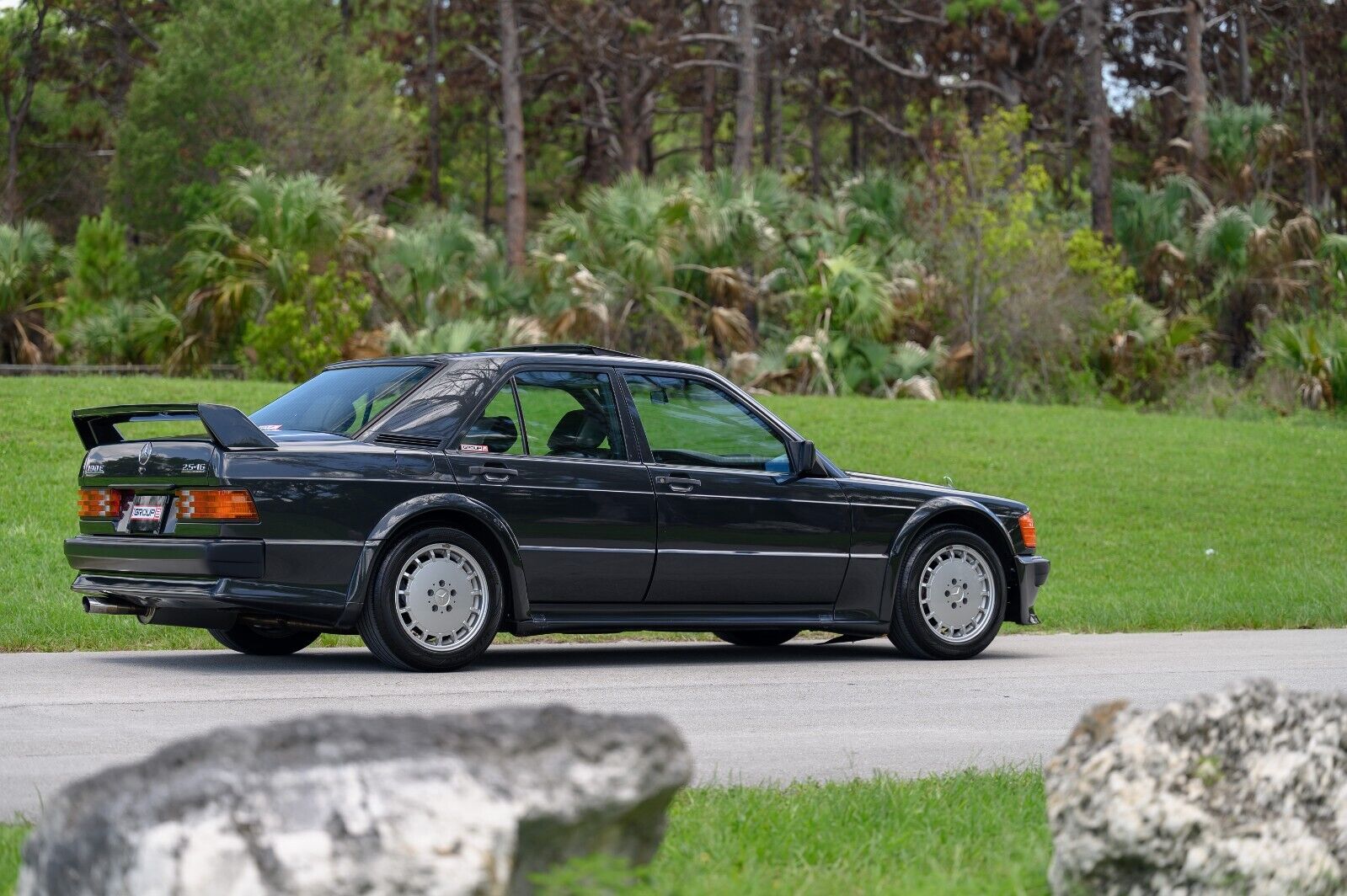 Mercedes-Benz-190-Series-Berline-1989-36