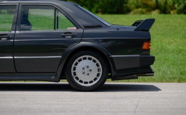 Mercedes-Benz-190-Series-Berline-1989-4