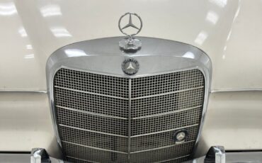 Mercedes-Benz-190Dc-Berline-1965-8