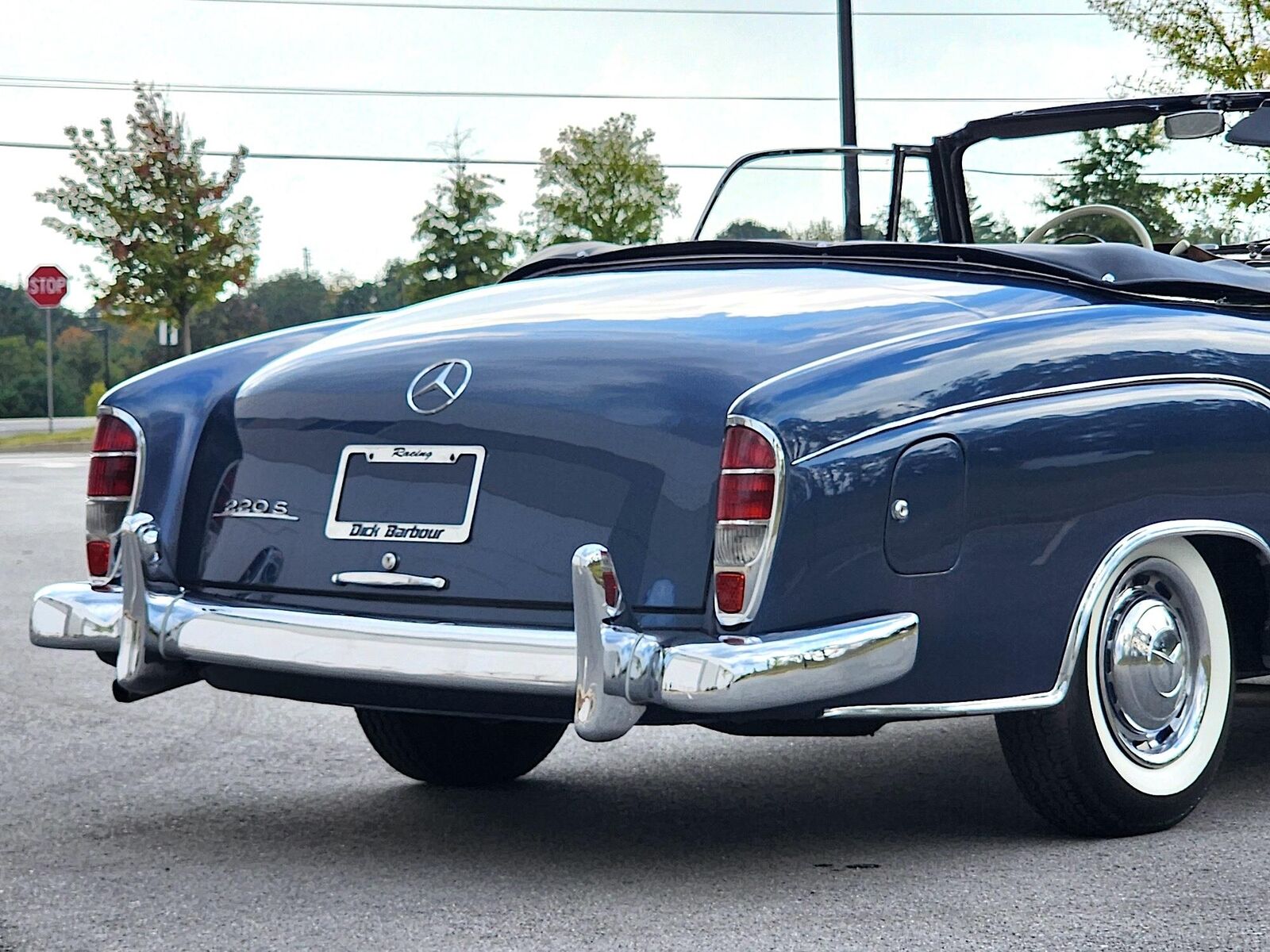 Mercedes-Benz-200-Series-1959-18