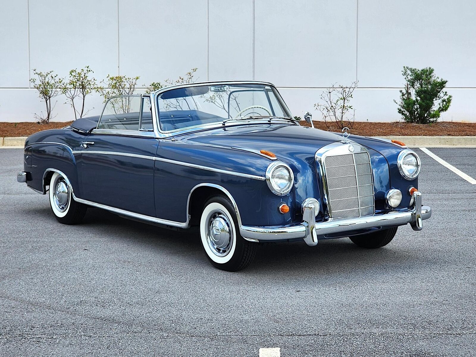 Mercedes-Benz-200-Series-1959-2