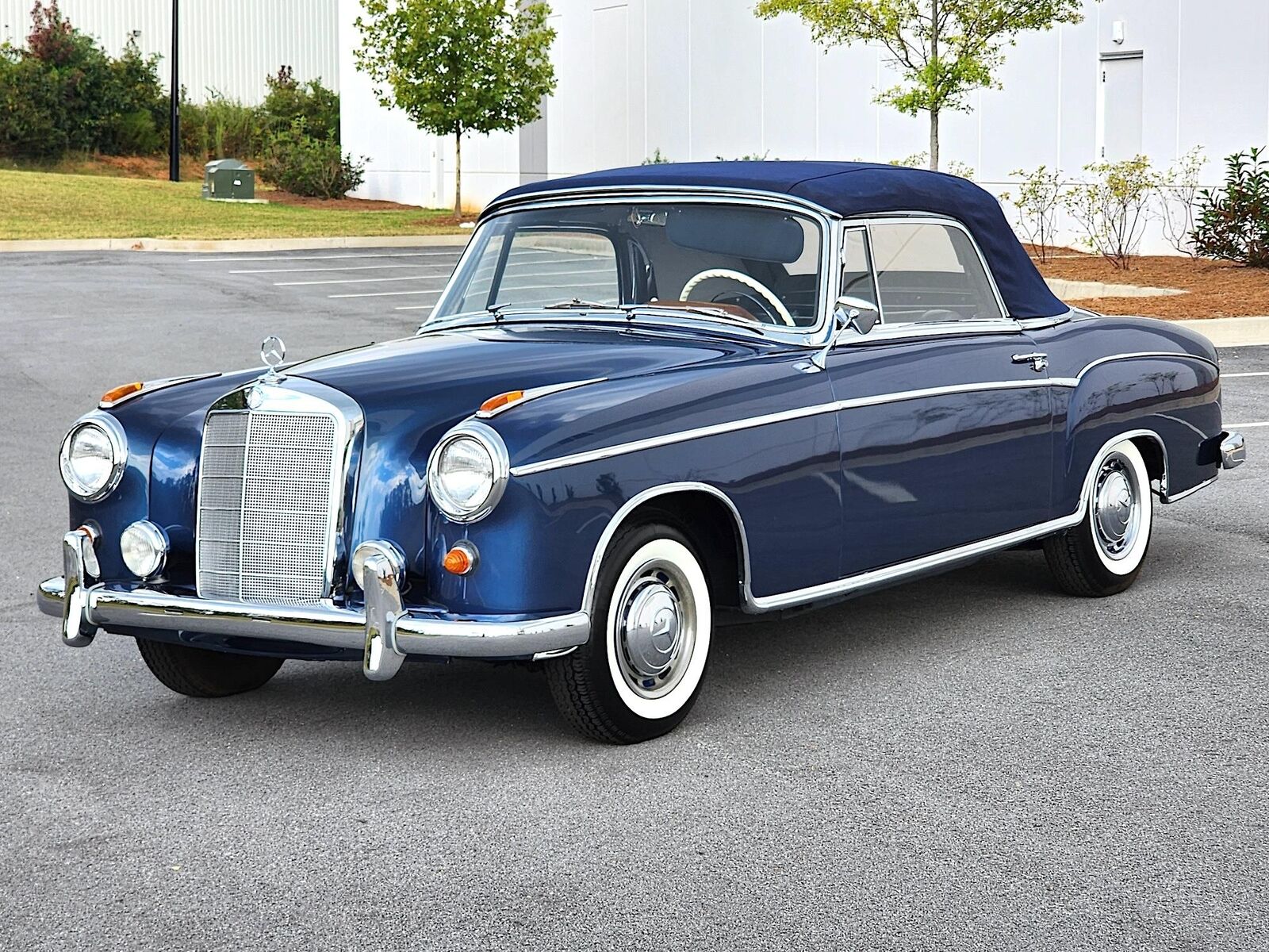 Mercedes-Benz-200-Series-1959-6