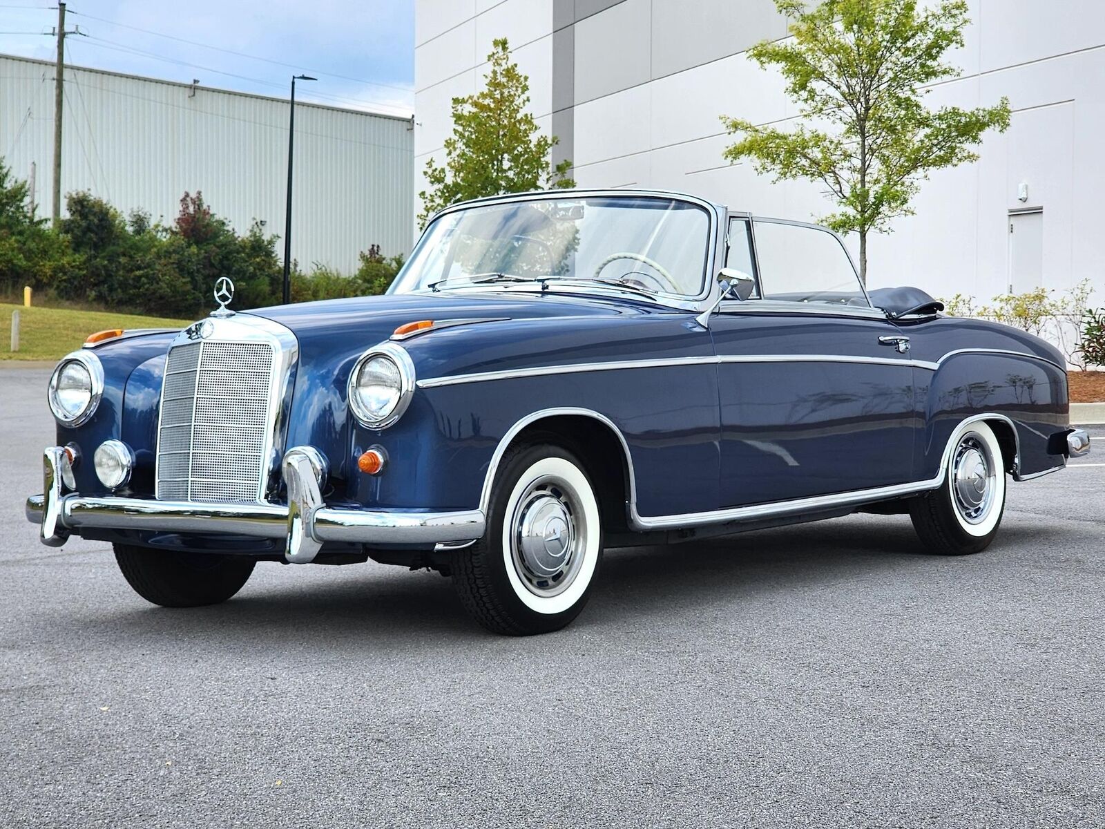 Mercedes-Benz-200-Series-1959-7