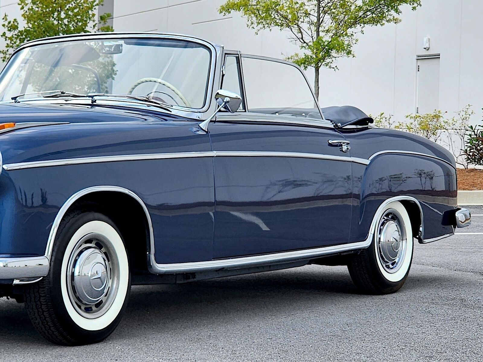 Mercedes-Benz-200-Series-1959-9