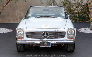 Mercedes-Benz-200-Series-1968-1