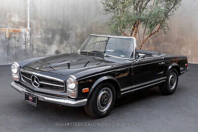 Mercedes-Benz-200-Series-1968-7