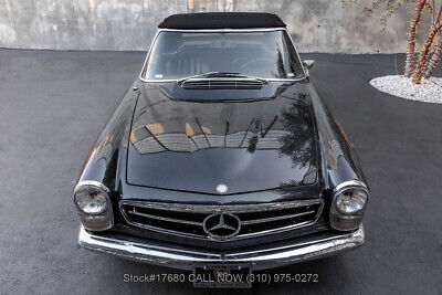 Mercedes-Benz-200-Series-1968-8