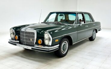 Mercedes-Benz 200-Series  year1}