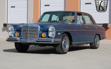 Mercedes-Benz-200-Series-1970-2