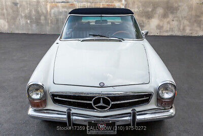 Mercedes-Benz-200-Series-1970-8