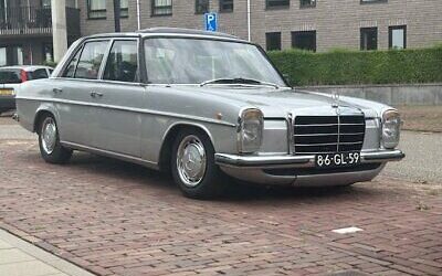 Mercedes-Benz 200-Series 1975 à vendre