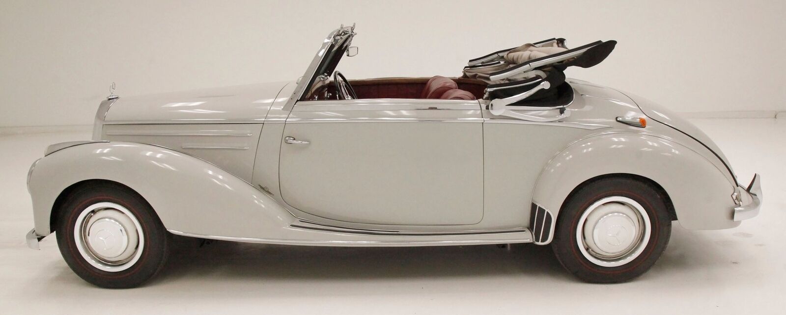 Mercedes-Benz-200-Series-Cabriolet-1952-3