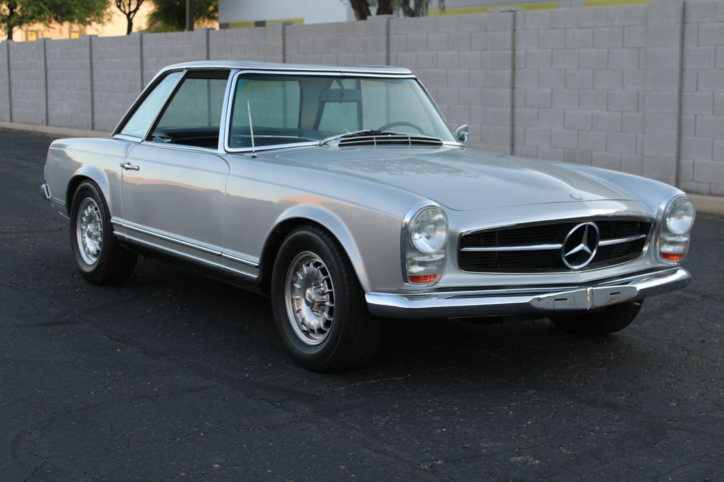 Mercedes-Benz 200-Series Cabriolet 1967 à vendre