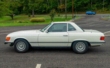 Mercedes-Benz-200-Series-Cabriolet-1980-2