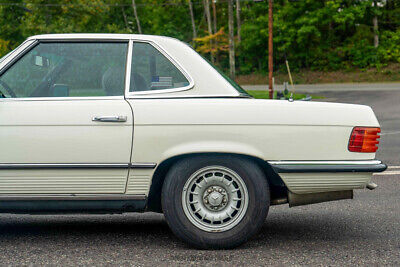 Mercedes-Benz-200-Series-Cabriolet-1980-4