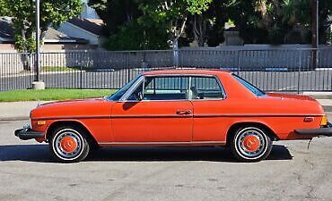 Mercedes-Benz-200-Series-Coupe-1976-3