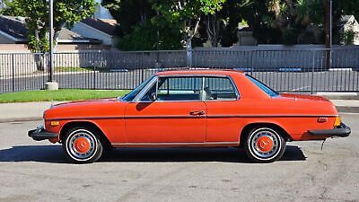 Mercedes-Benz-200-Series-Coupe-1976-3