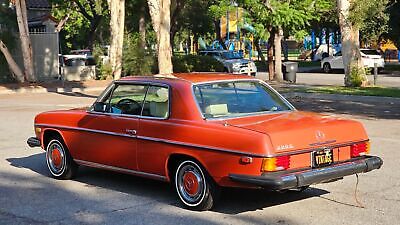 Mercedes-Benz-200-Series-Coupe-1976-4