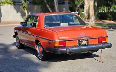 Mercedes-Benz-200-Series-Coupe-1976-5