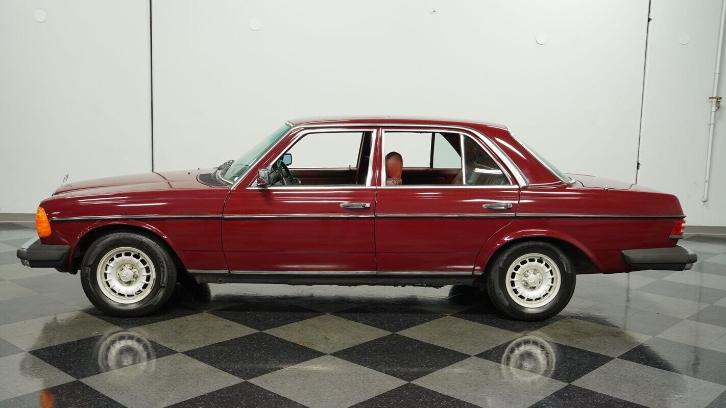 Mercedes-Benz-200-Series-Coupe-1983-2