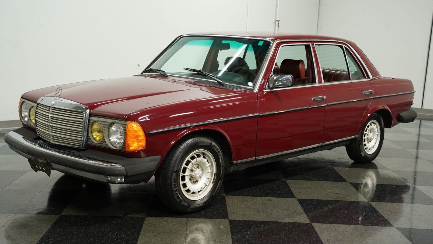 Mercedes-Benz-200-Series-Coupe-1983-5