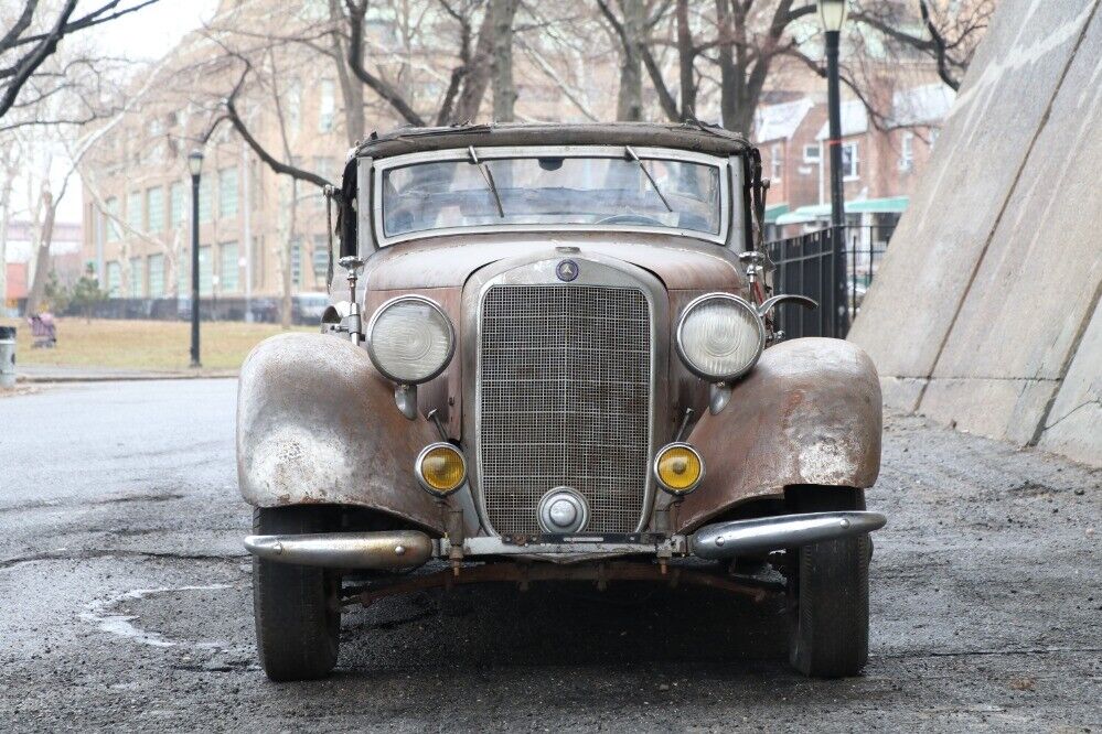 Mercedes-Benz-230-N-Cabriolet-1937-3