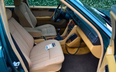 Mercedes-Benz-230-TE-Break-1990-10