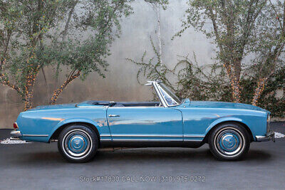 Mercedes-Benz-230SL-1967-4