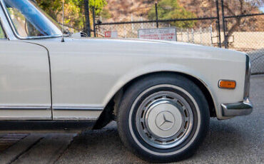 Mercedes-Benz-230SL-Cabriolet-1965-10