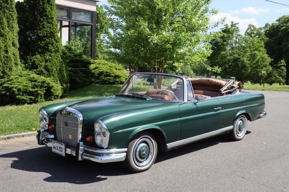 Mercedes-Benz-250SE-Cabriolet-1967-1